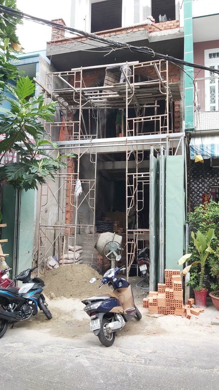 Nhà phố có tầng hầm 5x20m, Quận Tân Phú