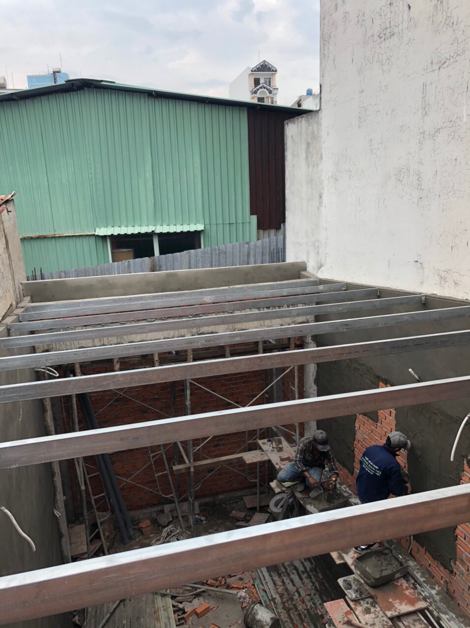 NHÀ CẤP 3 CÓ TẦNG LỬNG QUẬN TÂN PHÚ