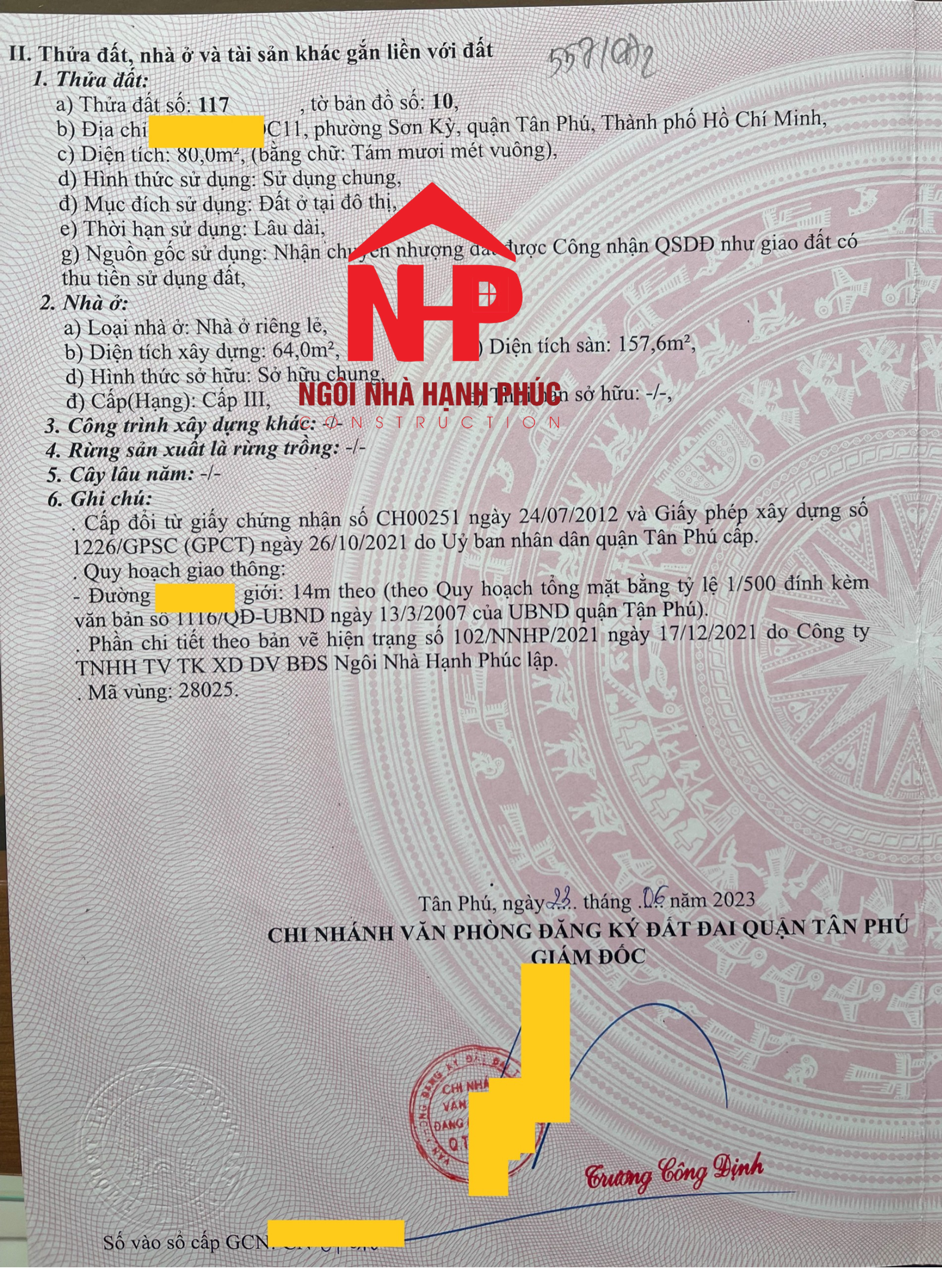 Sổ hồng trao tay khách hàng sau khi hoàn thành hồ sơ Hoàn công cấp đổi.(T6)